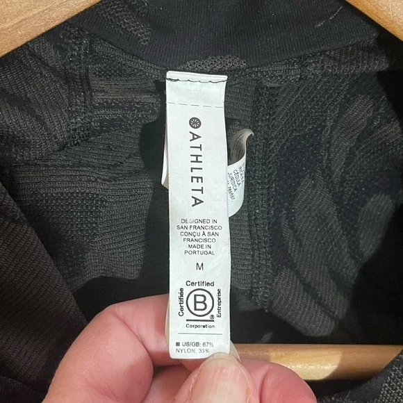 Women’s Athleta Momentum Seamless black paisley 1/2 zip pullover jacket top Med - Picture 4 of 4